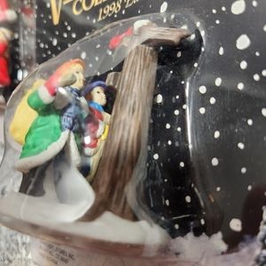 Vintage Victorian Village Collectibles 1998 NWT Children Looking at Red Bird
